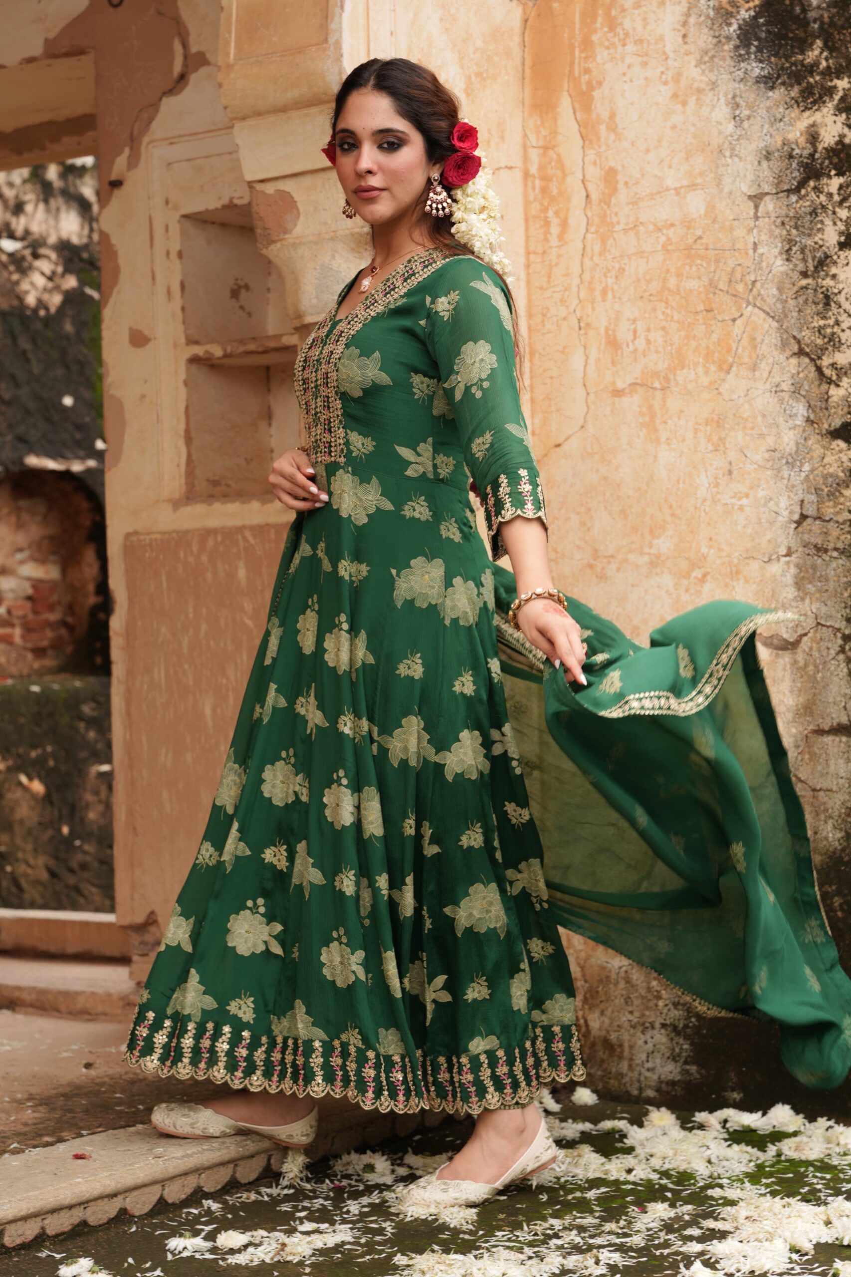 Women Ethnic Motifs Printed Pl...